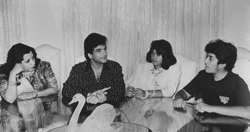 jeetendra shobha kapoor, ekta kapoor, ekta kapoor jeetendra, jeetendra kapoor shobha kapoor wedding anniversary, tusshan kapoor, jeetendra marriage, jeetendra wife, entertainment news