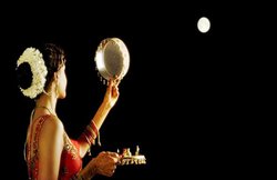 यहां शहीद पति के लिए भी करवा चौथ का व्रत रखती हैं महिलाएं