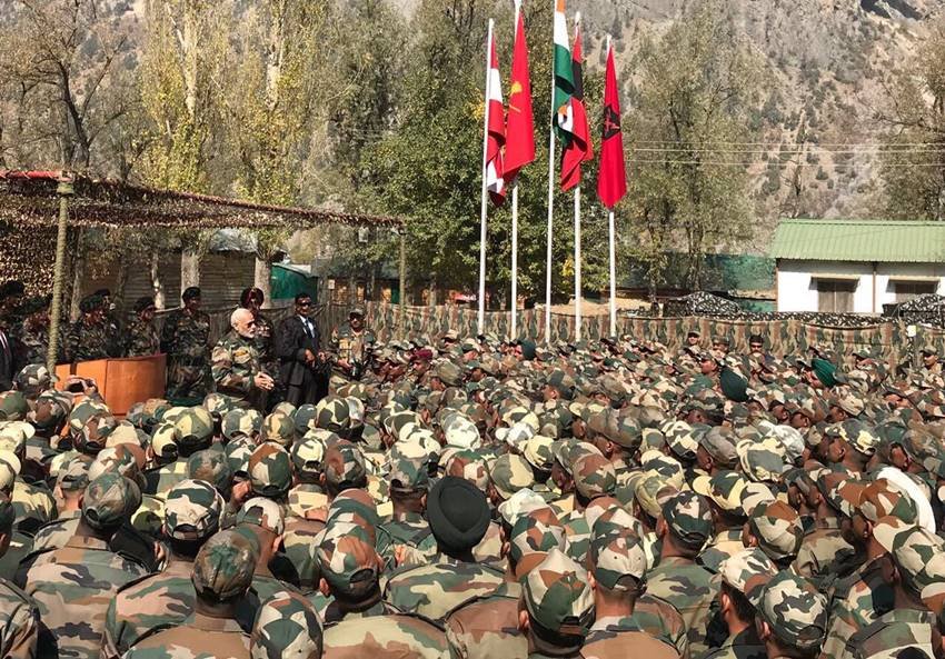 "Narendra modi, PM Modi, Diwali, Jammu Kashmir, gurez sector, pm modi celecrating diwali with Indian Army jawans, Bandipora, Jammu kashmir, Diwali, Diwali 2017, Diwali puja vidhi, Diwali puja shubh muhurat, Diwali puja vidhi in hindi, Diwali puja muhurat, Diwali puja, Diwali puja time, Diwali puja time 2017, Hindi news, Latest Hindi news, Jansatta