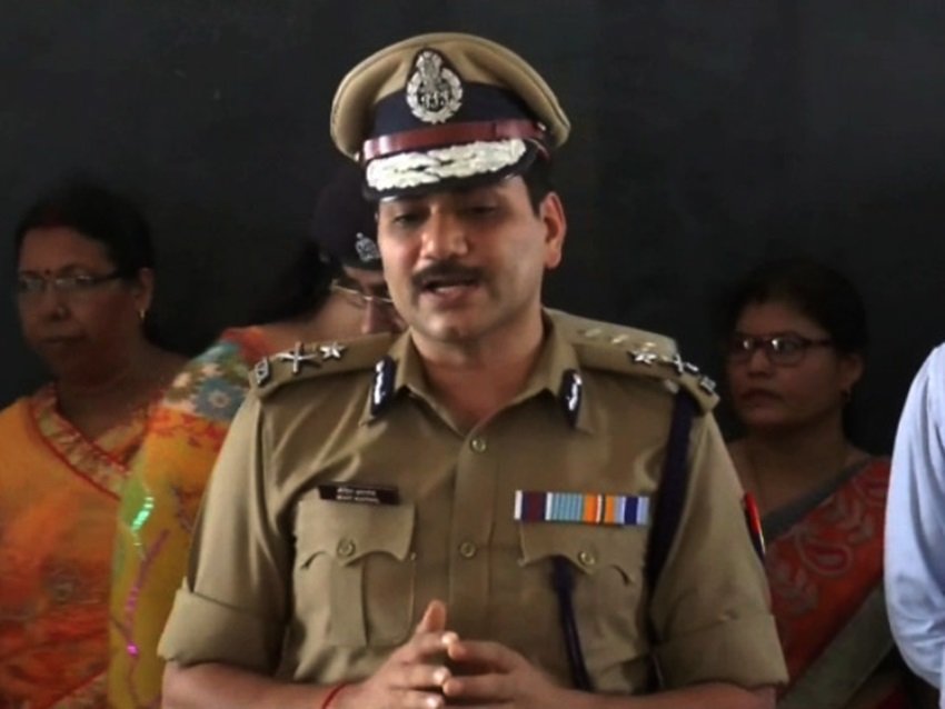 गोरखपुर जोन के पुलिस महानिरीक्षक मोहित अग्रवाल 
