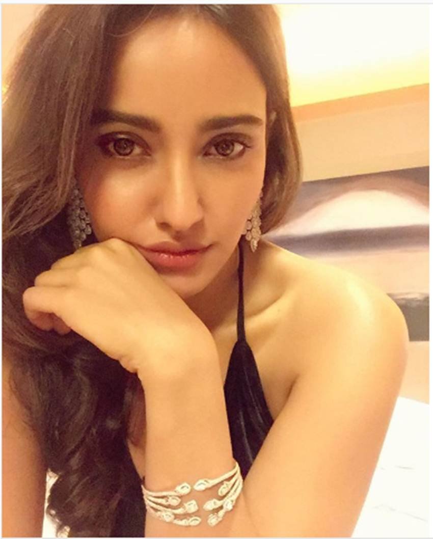 Bhagalpur MLA Daughter, Politicial Celeb child, Crook Actress Neha Sharma, Bollywood Actress Neha Sharma, Neha Sharma disease , neha sharma Asthma disease, desease of Actress Neha Sharma, Emraan hashmi Actress neha Sharma, neha sharma kya super kool hain hum, neha sharma teri meri kahani, Neha sharma childhood disease