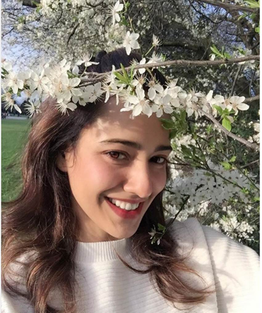 Bhagalpur MLA Daughter, Politicial Celeb child, Crook Actress Neha Sharma, Bollywood Actress Neha Sharma, Neha Sharma disease , neha sharma Asthma disease, desease of Actress Neha Sharma, Emraan hashmi Actress neha Sharma, neha sharma kya super kool hain hum, neha sharma teri meri kahani, Neha sharma childhood disease