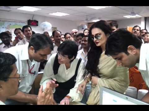 rekha, farzana, bollywood, rekha life, rekha controversies, rekha relation with farzana, Rekha Sexual Relation with A womanm, rekha relation with mistory woman, rekha love affair with amitabh bachchan, Rekha Birthday, Rekha love life, Rekha Sexual Relation with her secretary