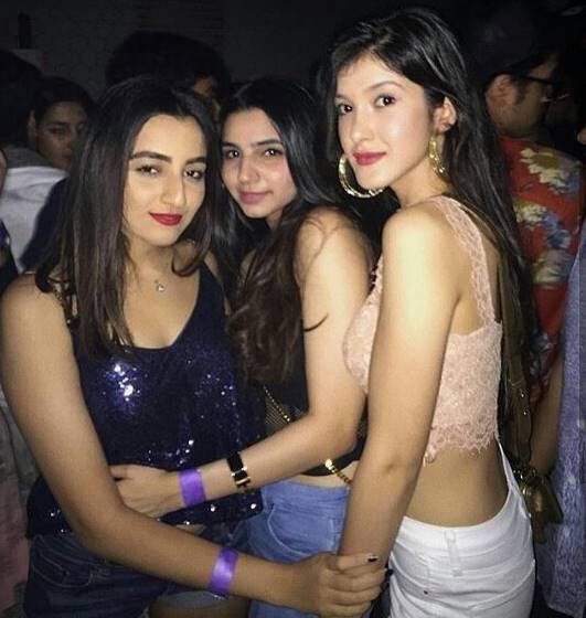 shanaya kapoor pics, Suhana Khan, Shanaya Kapoor and Ananya Panday, Shanaya Kapoor hot photos, Shanaya Kapoor latest photos, Shanaya Kapoor love affair, Shanaya Kapoor news, sanjay kapoor daughter