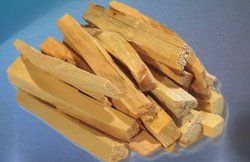 चंदन से दूर होगी पसीने की दुर्गंध, त्वचा की हर समस्या से मिलेगा छुटाकारा, जानें कैसे