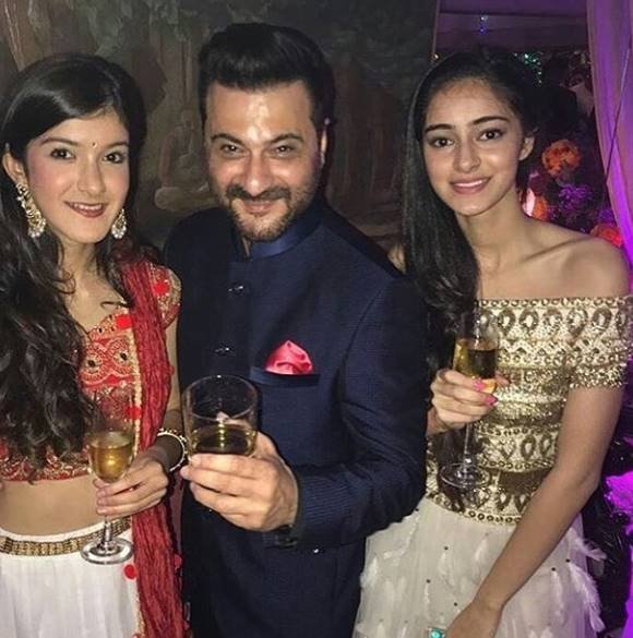 shanaya kapoor pics, Suhana Khan, Shanaya Kapoor and Ananya Panday, Shanaya Kapoor hot photos, Shanaya Kapoor latest photos, Shanaya Kapoor love affair, Shanaya Kapoor news, sanjay kapoor daughter