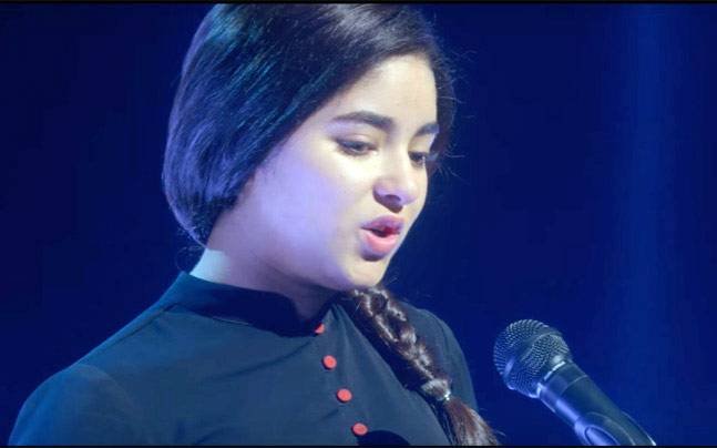 aamir khan, zaira wasim, secret superstar, dangal girl, zaira aamir, aamir khan secret superstar, zaira wasim secret superstar, secret superstar release date, secret superstar cast, aamir, zaira wasim singer, zaira wasim latest photos, dangal girl, zaira wasim
