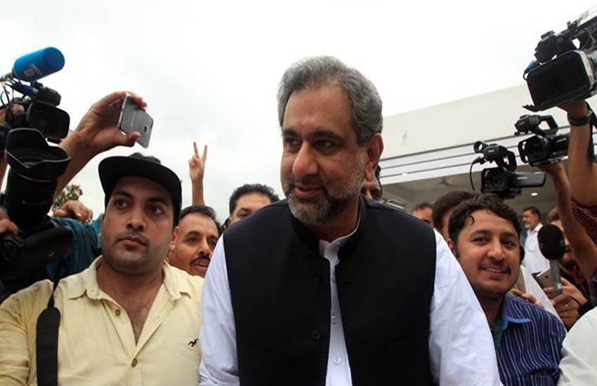 Shahid Khaqan Abbasi, Pakistani Prime Minister, Military Helicopter, Prime Minister fly Military Helicopter, First Pakistani Prime Minister, Pakistan Prime minister shahid khaqan abbasi, Abbasi Became the First Pakistani PM, International News, Jansatta