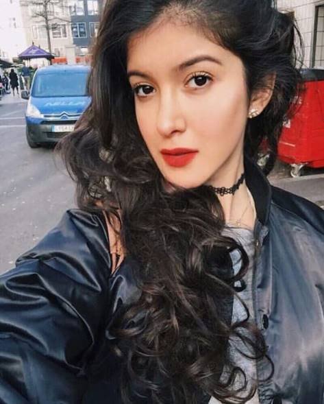 shanaya kapoor pics, Suhana Khan, Shanaya Kapoor and Ananya Panday, Shanaya Kapoor hot photos, Shanaya Kapoor latest photos, Shanaya Kapoor love affair, Shanaya Kapoor news, sanjay kapoor daughter
