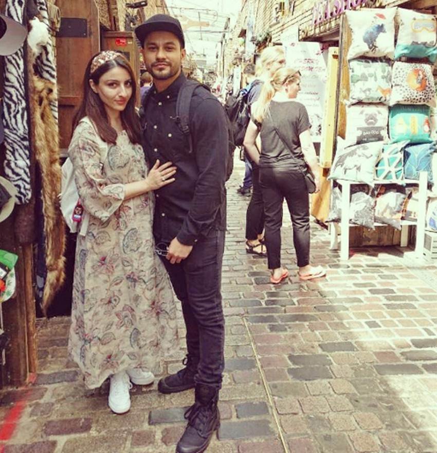 soha ali khan, kunal khemu, sharmila tagore, mansoor ali khan pataudi