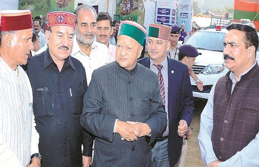 सीएम वीरभद्र सिंह का पूरा ससुराल भाजपाई हो गया है। (फाइल फोटो)