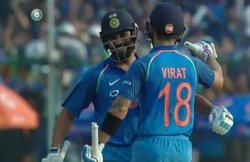 IND vs NZ: धोनी के बाद रोहित शर्मा के साथ विराट कोहली का ‘ब्रोमांस’, देखें वीडियो