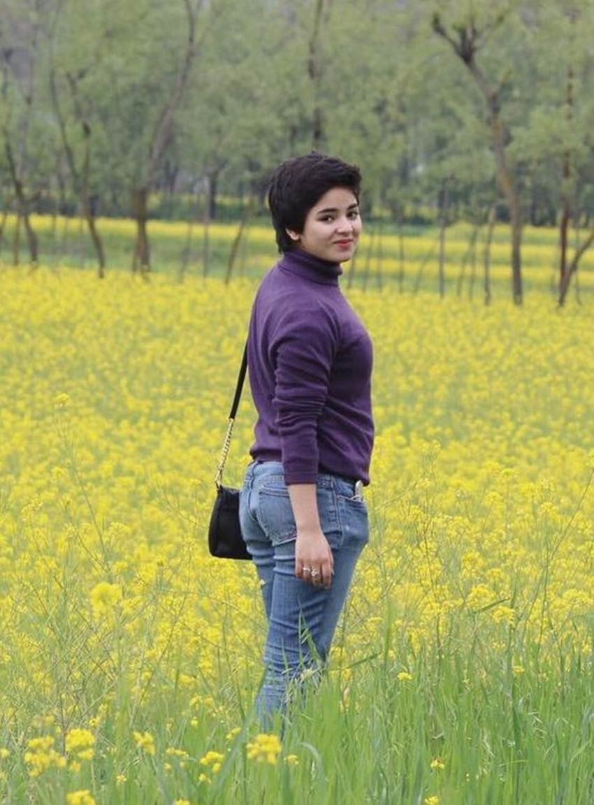 aamir khan, zaira wasim, secret superstar, dangal girl, zaira aamir, aamir khan secret superstar, zaira wasim secret superstar, secret superstar release date, secret superstar cast, aamir, zaira wasim singer, zaira wasim latest photos, dangal girl, zaira wasim