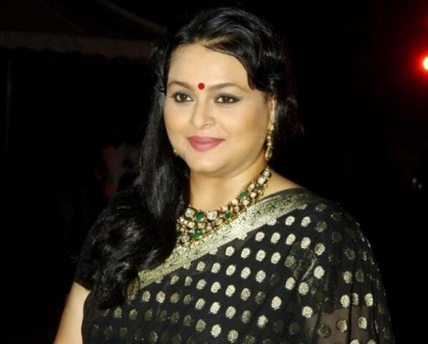 happy birthday shilpa shirodkar,shilpa shirodkar age,shilpa shirodkar family,shilpa shirodkar husband,shilpa shirodkar movies,shilpa shirodkar movies list,shilpa shirodkar photos,shilpa shirodkar pictures,shilpa shirodkar throwback pictures,shilpa shirodkar wedding,cmcm,entertainment,headlines,latest news, Shilpa Shirodkar, Shilpa Shirodkar Saajan, Saajan, Saajan Tv Show, Shilpa Shirodkar Saajan