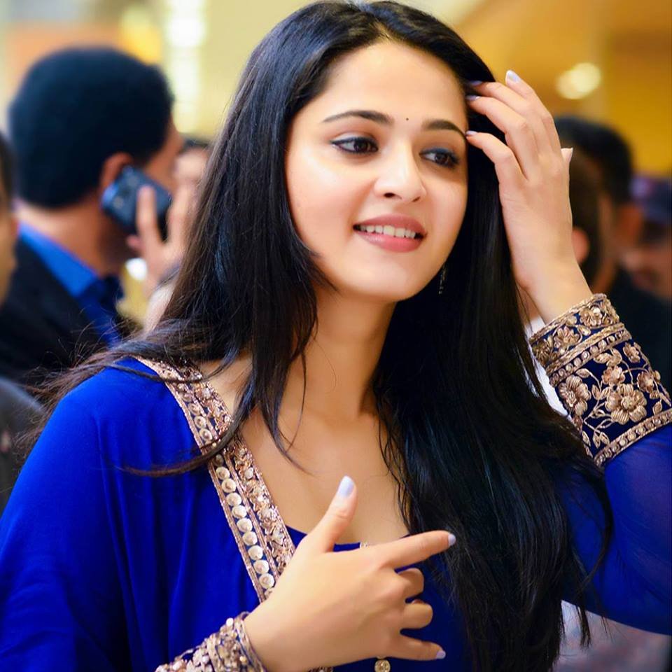 Anushka Shetty Husband prabas, anushka shetty, happy birthday anushka shetty, anushka shetty birthday, anushka shetty age, anushka shetty date of birth, baahubali, baahubali actor, baahubali devsena, anushka shetty films, vedam, arundhati, billa, inji Iduppazhagi, Deiva Thirumagal, anushka shetty Superhit movies, anushka shetty birthday, anushka shetty hot pics, anushka shetty cars collection, anushka shetty ads, anushka shetty latest photos, anushka shetty love life
