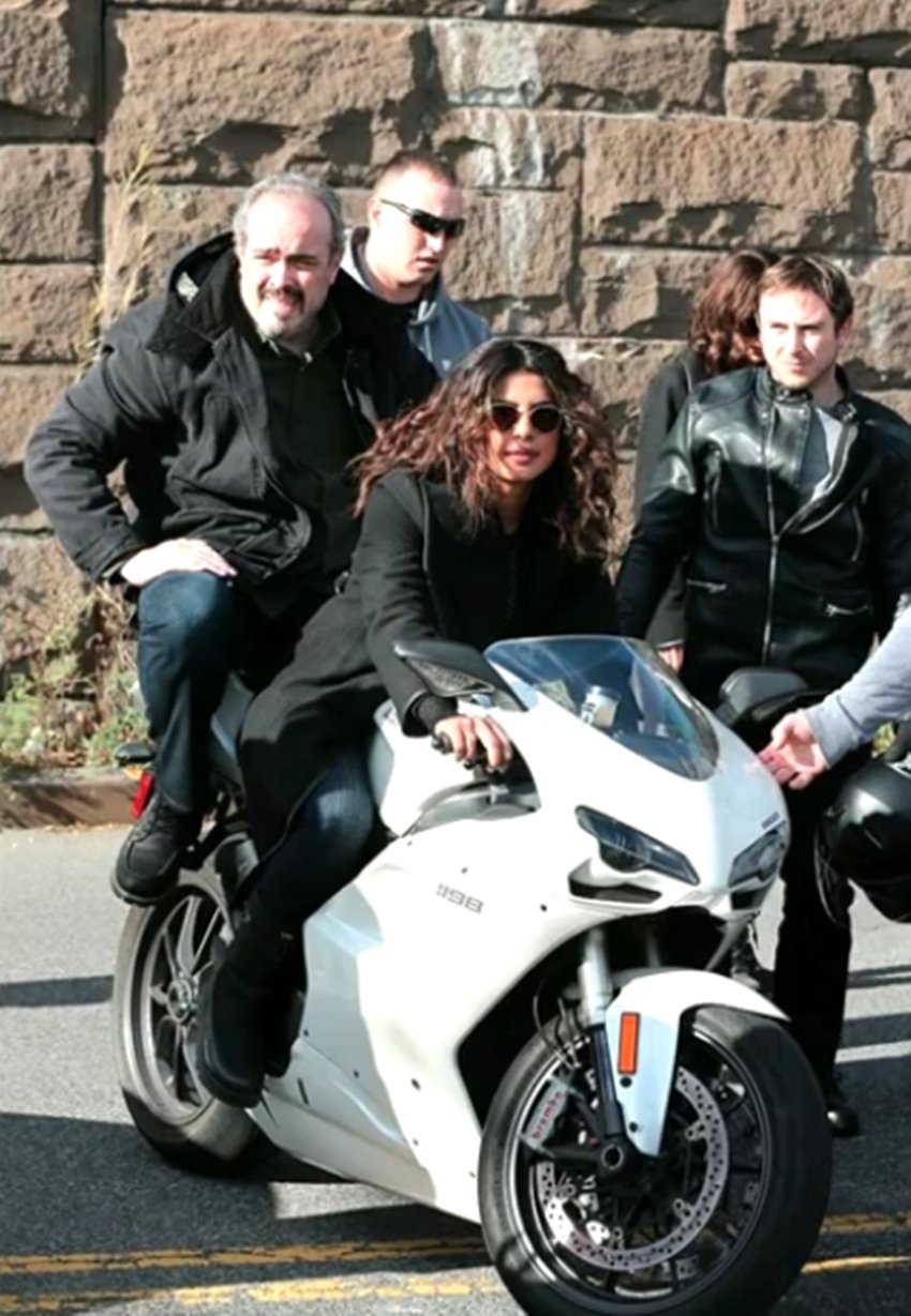 Desi Girl, Desi Girl Priyanka Chopra, Desi Girl New look, Priyanka Chopra New, New look of Priyanka, Priyanka Chopra new look, Total Transformation of Priyanka Chopra, Priyanka Chopra in Quantico season 3, see photos of Priyanka Chopra, entertainment news, bollywood news, television news