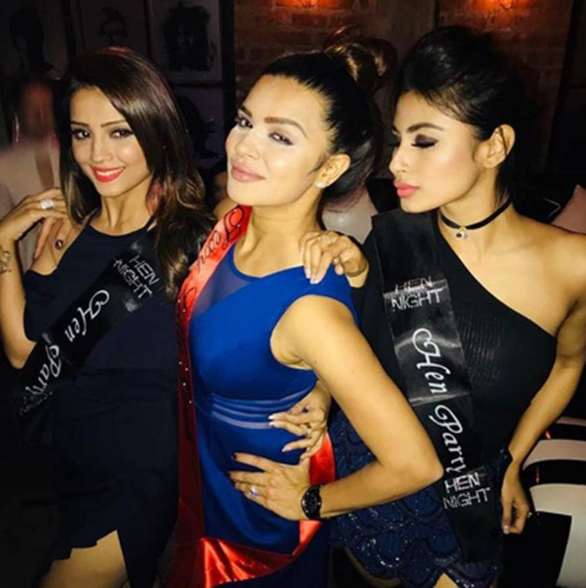 Aashka Goradia, Aashka Goradia Going to be a Bride, Aashka Goradia bechtler party, Aashka Goradia pictures, Aashka Goradia bechtler party, Aashka Goradia enjoying with Mouni Roy, Mahhi Vij and Adaa Khan, Mouni Roy in aashka bechtler party