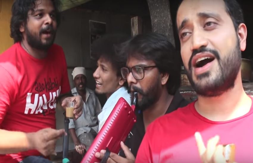 तस्वीर वायरल हो रहे वीडियो का स्क्रीनशॉट है। 