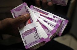 सैलरी मिलने पर राशि अनुसार करें ये छोटा सा उपाय, नहीं होगी नौकरी में कोई परेशानी
