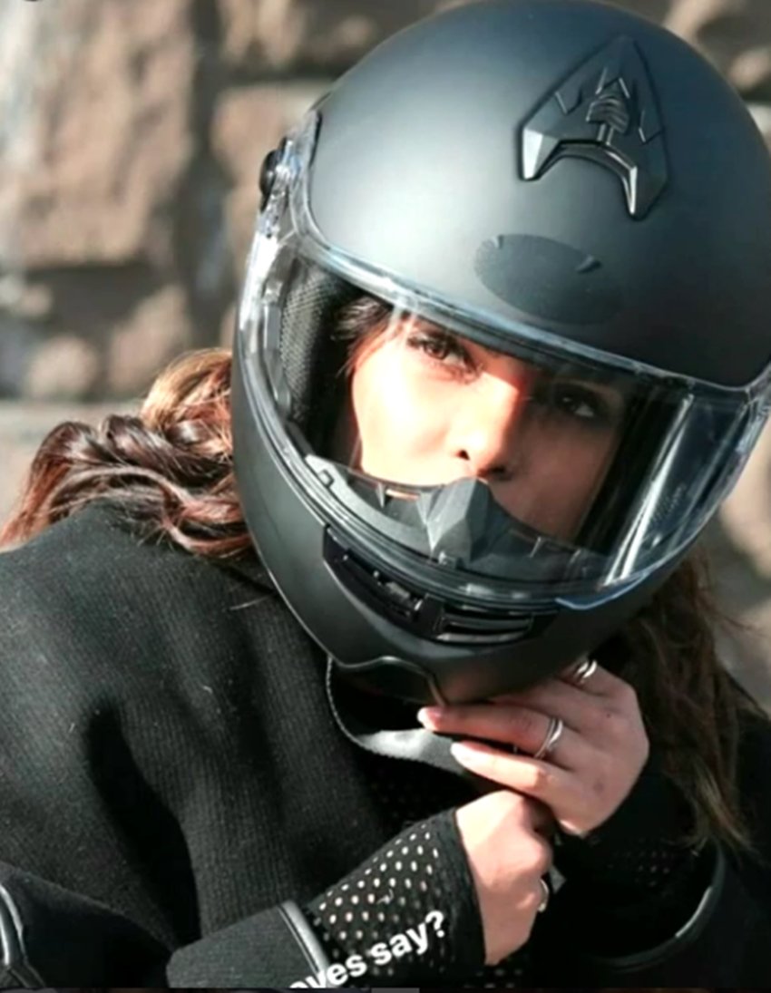Desi Girl, Desi Girl Priyanka Chopra, Desi Girl New look, Priyanka Chopra New, New look of Priyanka, Priyanka Chopra new look, Total Transformation of Priyanka Chopra, Priyanka Chopra in Quantico season 3, see photos of Priyanka Chopra, entertainment news, bollywood news, television news