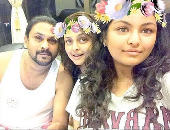 happy birthday shilpa shirodkar,shilpa shirodkar age,shilpa shirodkar family,shilpa shirodkar husband,shilpa shirodkar movies,shilpa shirodkar movies list,shilpa shirodkar photos,shilpa shirodkar pictures,shilpa shirodkar throwback pictures,shilpa shirodkar wedding,cmcm,entertainment,headlines,latest news, Shilpa Shirodkar, Shilpa Shirodkar Saajan, Saajan, Saajan Tv Show, Shilpa Shirodkar Saajan