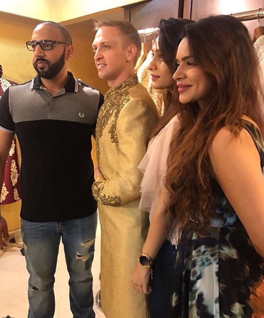 Aashka Goradia, Aashka Goradia Going to be a Bride, Aashka Goradia bechtler party, Aashka Goradia pictures, Aashka Goradia bechtler party, Aashka Goradia enjoying with Mouni Roy, Mahhi Vij and Adaa Khan, Mouni Roy in aashka bechtler party