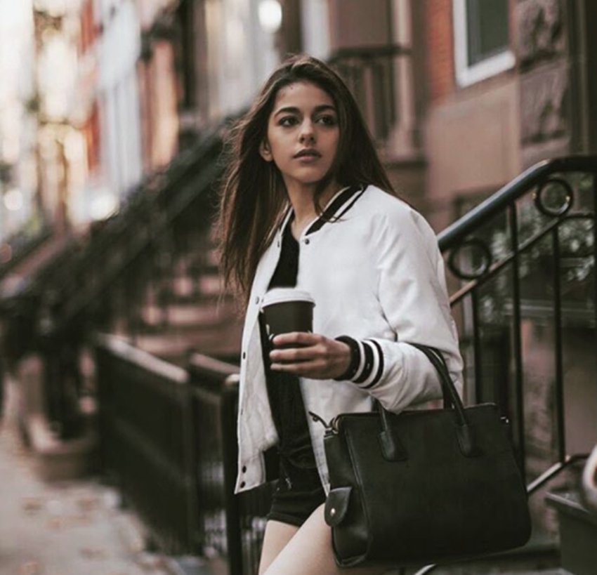 Pooja Bedi, Pooja Bedi Daughter, Aalia Furniturewalla, Aalia Furniturewalla Pictures, Aalia Furniturewalla Images, Aalia Furniturewalla Photos, Aalia Furniturewalla Bollywood Debut, Aalia Furniturewalla Hot photos, Aalia Furniturewalla and Jhanvi