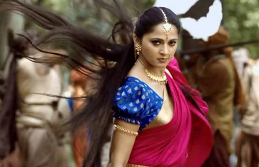 Anushka Shetty and Karan Johar, Bollywood, Tollywood, Anushka Shetty has turned down the proposal, Famous Director Kamal Haasan, Karan Johar offer, Anushka Shetty has turned down the proposal of Famous Director Karan Johar, Bollywood News, Bollywood News in Hindi, News in Hindi, Entertenment news in Hindi, crime news, naitonal news, international news, trending news, twitter news, Viral story in Hindi, Latest news in Hindi, Jansatta