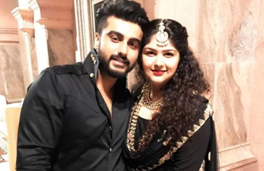 Arjun Kapoor and Anshula Kapoor, Bollywood Arjun Kapoor sister, Arjun Kapoor sister Anshula Kapoor, Anshula Kapoor reads the script of every movie, script, movie, Anshula Kapoor removes mistakes Arjun Kapoor, Arjun Kapoor, Jahnavi Kapoor, Khushi Kapoor, Anil Kapoor, Sanjay Kapoor, Boney Kapoor, Mona Shourie Kapoor, Bollywood News, Bollywood News in Hindi, News in Hindi, Entertenment news in Hindi, crime news, naitonal news, international news, trending news, twitter news, Viral story in Hindi, Latest news in Hindi, Jansatta