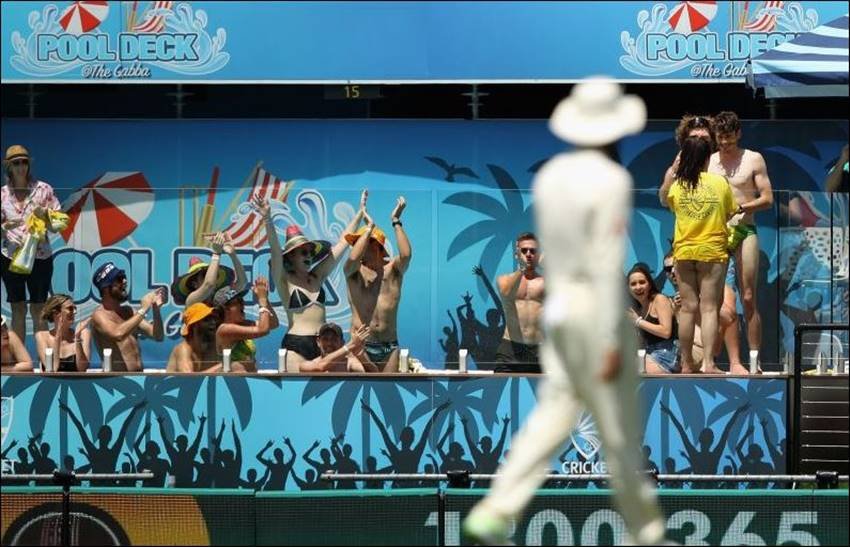 Ashes 1st Test, Ashes Gabba test, Gabba ground, Brisbane ground, Ashes Photos, pitchside pool, swimsuits, Bikini girls cricket