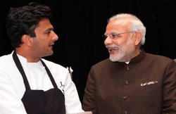 मशहूर शेफ विकास खन्ना ने हिरण को स्तनपान कराती महिला की फोटो की पोस्ट, जीता लोगों का दिल