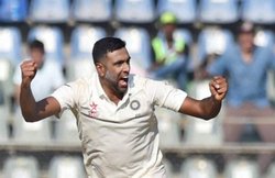 टेस्ट में सबसे तेज 300 विकेट लेने वाले गेंदबाज बने अश्विन, तोड़ा डेनिस लिली का रिकॉर्ड