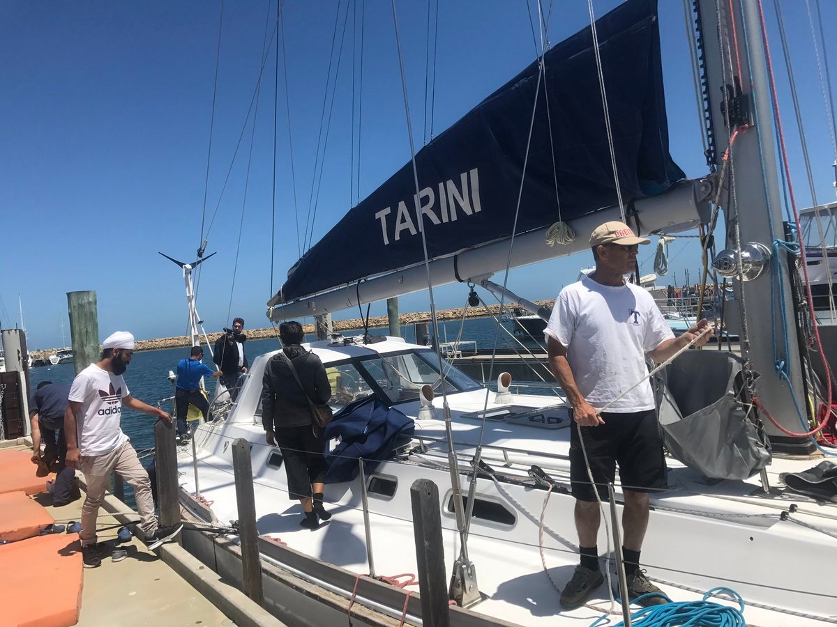 पर्यटन, रक्षा मुद्दे और नागरिकता तथा बहुसंस्कृति मामलों के मंत्री पॉल पापलिया ने भी सभी महिला सदस्यों की प्रशंसा करते हुए कहा, मैं लेफ्टिनेंट कमांडर वर्तिका जोशी और उनके क्रू सदस्यों का वेस्टर्न ऑस्ट्रेलिया में स्वागत करता हूं।