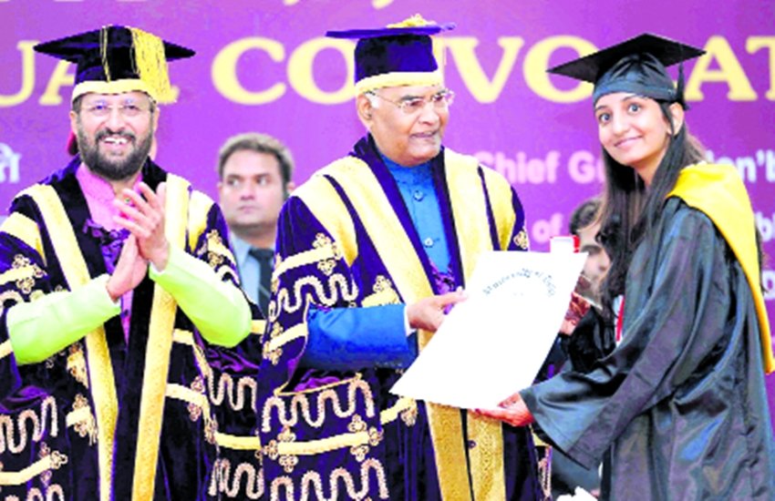  राष्ट्रपति दिल्ली विश्वविद्यालय के कुलाधिपति हैं।