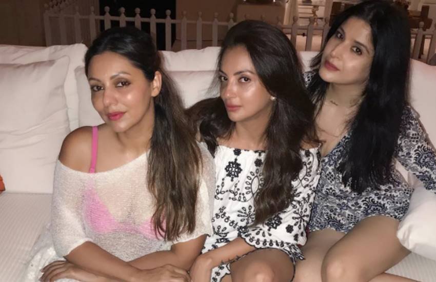Gauri Khan, Shah Rukh Khan, Gauri Khan and Shah Rukh Khan, Gauri Khan Dress, Gauri Khan Troll, Gauri Khan Hot Photos, Gauri Khan Images, Gauri Khan Instagram