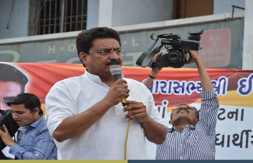 राजकोट पश्चिमी सीट से कांग्रेस के उम्मीदवार इंद्रनील राजगुरू।