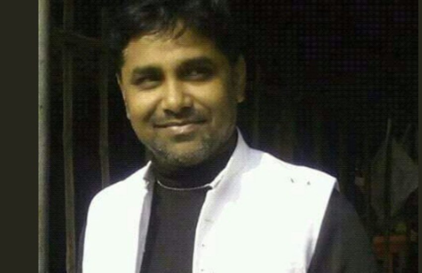 कानपुर के बिल्हौर में गुरुवार को बाइक सवार अज्ञात लोगों ने इस पत्रकार की गोली मारकर हत्या कर दी। (फोटोः एएनआई)