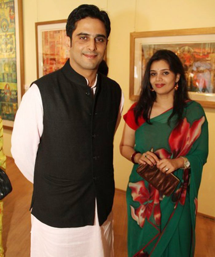 jyotiraditya scindia with his wife, akhilesh yadav with his wife, tej pratap singh with his wife, milind deora with his wife puja shetty, anurag thakur with his wife shefali thakur, Lal Saheba Meghna Singh De, sachin pilot sara abdullah