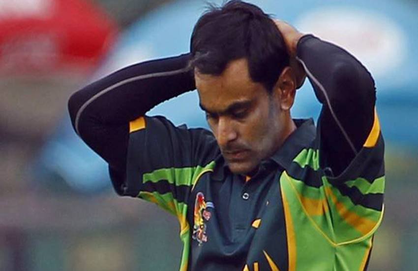 Mohammad Hafeez, Bowling Action, Wrong Bowling Action, Banned, Ban on Mohammad Hafeez, Mohammad Hafeez Banned, ban on pakistan bowler, pakistan bowler Mohammad Hafeez, Sport news
