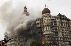 मुंबई हमला: पाक कोर्ट में तलब नवाज शरीफ, हमलावरों के पाकिस्तानी होने का दिया था बयान