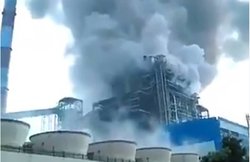 संपादकीयः आग और धुआं