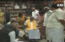 Narendra Modi, M. Karunanidh, Narendra Modi Meets M. Karunanidh, M. Karunanidh Residence, PM Narendra Modi, Modi Meets, M. Karunanidh and Narendra Modi, Dravida Munnetra Kazhagam, Dravida Munnetra Kazhagam Leader M. Karunanidh, National News