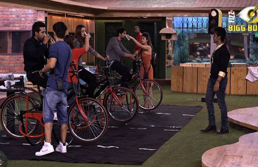 bigg boss, bigg boss 11, Bandgi Kalra, Puneesh Sharma, Bandgi Kalra bigg boss, Puneesh Sharma bigg boss, Punish, bandgi, punish bandgi love, punish bandgi kiss, punish bandgi affair, bigg boss season 11, bigg boss news
