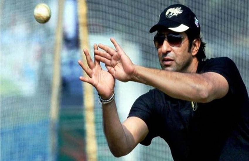 पाकिस्तान के पूर्व गेंदबाज वसीम अकरम (Source: PTI)