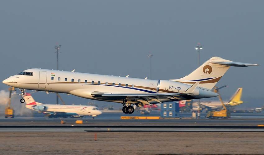 mukesh ambani Airbus a319 Corporate Jet, Aston-Martin-Rapide-Mukesh-Ambani, Rolls-Royce-Phantom of ambani, mukesh ambani Mercedes SL500, ambani Maybach 62 bmw, 10 Most Expensive of Mukesh Ambani, Asia’s Richest Man mukesh ambani