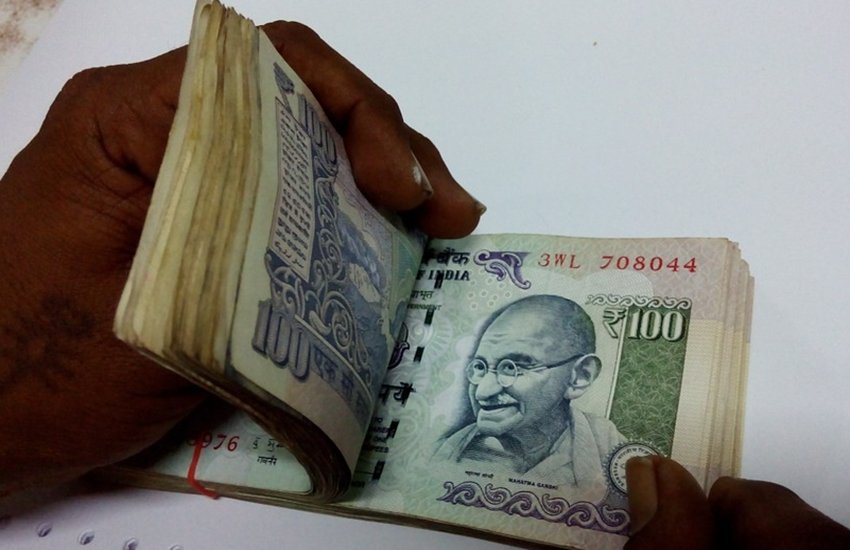 केंद्र सरकार द्वारा संचालित इस मोबाइल ऐप पर पीएफ का स्टेटस समय-समय पर चेक किया जा सकता है। 