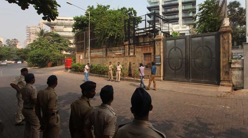 Shahrukh Khan House, Shahrukh Khan Mannat, Shahrukh Khan Bunglow, Shahrukh Khan Building, Shahrukh Khan Mannat Facts, Mannat Facts and Figures, Shahrukh Khan House Interesting Facts, Shahrukh Khan House Pictures, Shahrukh Khan Mannat Unknown Facts, Mannat Unknown Interesting Facts, Shahrukh Khan, Shahrukh Khan Images, Mannat Unknown Facts, Mannat Images, Mannat HD Pictures, Mannat Inside Images