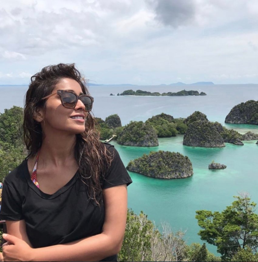 Drishyam Actress, Shriya Saran, Shriya Saran Pictures, Shriya Saran Images, Shriya Saran HD Photos, Shriya Saran HD Images, Shriya Saran Movies, Shriya Saran Latest Photos, Shriya Saran Under water, Shriya Saran Under Water Images, Shriya Saran Indonasia