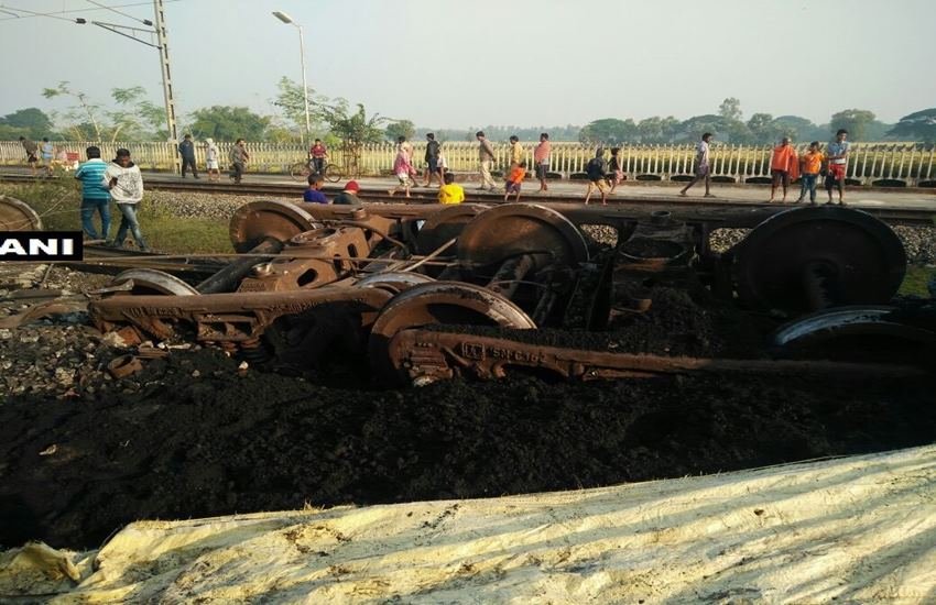 goods train derail, Jagatsinghpur, Odisha, 14 bogies of a coal laden goods train derailed, Train accident, Vasco De Gama Patna Express, Indian railway, hindi news, News in Hindi, Jansatta
