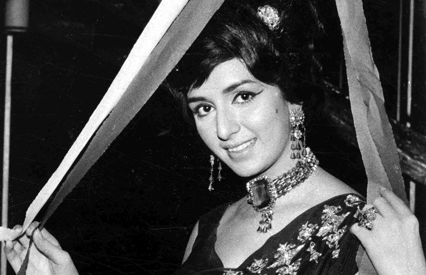 Bollywood actors, Bollywood celebrity, bollywood actors died poor, bollywood actors died in loneliness, bollywood actors died with no money, forgotten bollywood actor, Meena Kumari, Actress Meena Kumari, parveen babi, Actress parveen babi, ak hangal, Actor ak hangal, bhagwan dada, jansatta